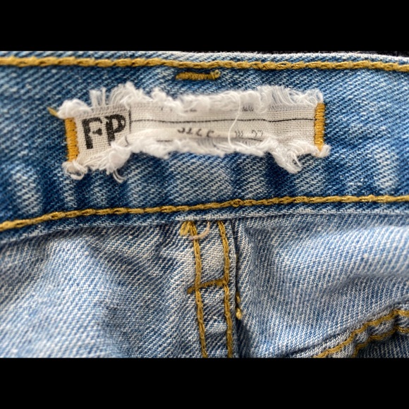 FREE PEOPLE // bleach cutoff high rise shorts - Picture 3 of 3